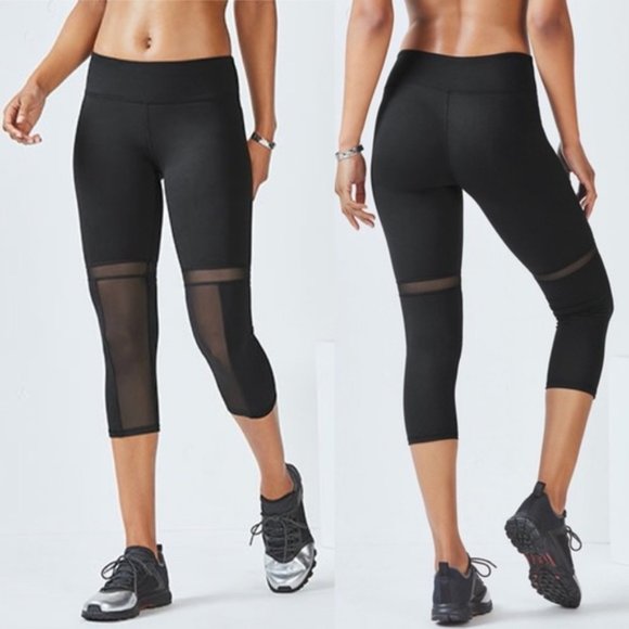 VGW-Fabletics Zoey Black Mesh Compression Capri - Picture 1 of 6